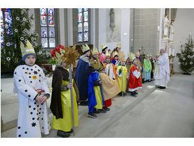 Aussendung der Sternsinger in Naumburg (Foto: Karl-Franz Thiede)